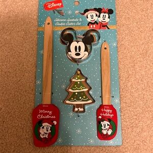 New Disney Silicone Spatula & Cookie Cutter Set